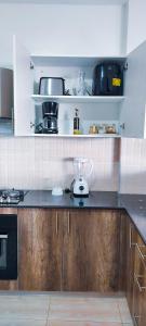 1202 Ivory Skyline Apartment - Rooftop pool, Gym, Playground, Parking and 24hr Security