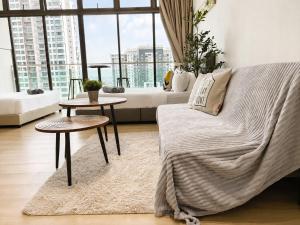 -Lake View- Mount Austin IKEA Toppen 10 mins - A110