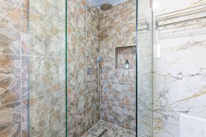 Sea Breeze Suite 24 Llaman - KITCHEN, Free Parking - 3 people