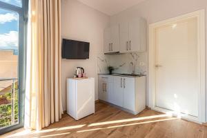 Sea Breeze Suite 24 Llaman - KITCHEN, Free Parking - 3 people