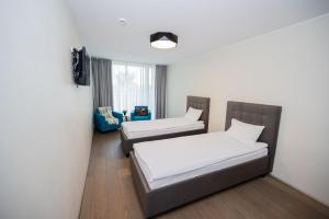 Aisa Apartments II