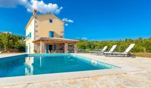 Rustic Villa Lusa