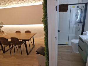New 2026 luxury design loft, by Santa Barbara Castle, with pool table, AC and wifi