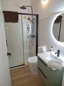 New 2026 luxury design loft, by Santa Barbara Castle, with pool table, AC and wifi