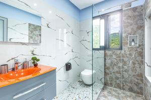 Sea Breeze Suite 36 Llaman - Free Parking