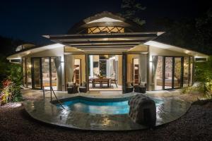Arenal Keljá Luxury Villa Charajtoc-Heated Pool-Volcano View-Eco Trails