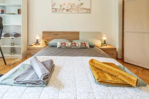 Central Twin Apartments by NDK and Vitosha boulevard with 2 Free Parking spots