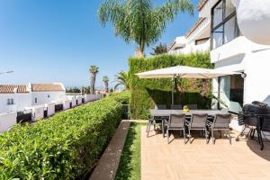 Luxury 3bd coastal house minutes from beach