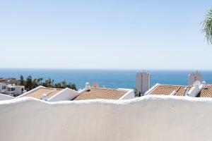 Luxury 3bd coastal house minutes from beach