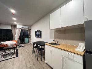 Cozy 1 bedroom apartment Near BTS Wutthakat, fully furnished