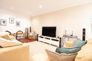 Madalenas Terrace House