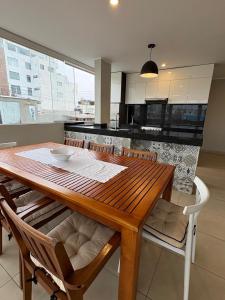 Modern 3-Level Apartment with Rooftop & BBQ