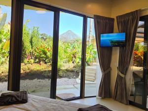 Arenal Keljá Luxury Villa Naracjun-Heated Pool-Volcano View-Eco Trail