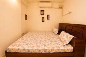 Beautiful & Spacious 2bhk AC Apartment near baga beach close to Titos lane with Kitchen, Washing Machine, Car parking and Swimming Pool