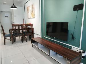 Chambers Pertonas Suites By Kl