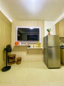 Shore1 TowerD 1BR Pool View MOA Airport Parking by Shmily Suite Staycation