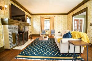 Hanover Haven Grand Historic RetreatGame Room