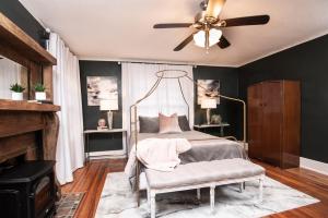 Hanover Haven Grand Historic RetreatGame Room