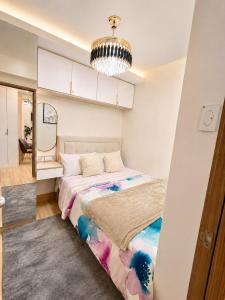 Golden Luxe Staycation - Shore3 Tower1 - 1BR Near MOA