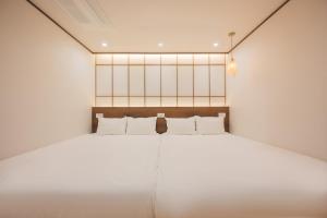 Jongno Dongdaemun Hanok Private House with Jacuzzi