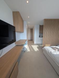 12th-Floor Studio for Digital Nomads