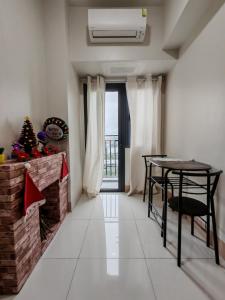 Shore3 Tower2 City View 1BR parking MOA Airport by Shmily Suite Staycation