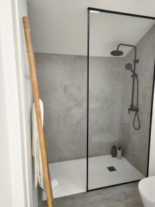 Halo by QUO Collection