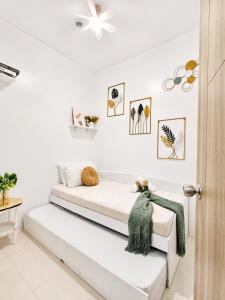 Luxe Staycation-2BR with Balcony and City View near MOA, World Trade Center, PICC at Coast Residences