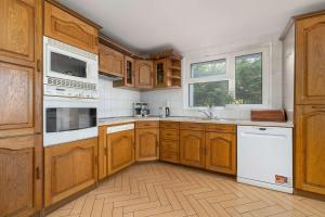 Przytulne Apartamenty w Klimatycznym Domu nad Białką w Otoczeniu Górskich Krajobrazów by Noclegi Renters