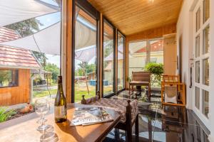 Nora Guest House 2BR & Garden - Happy Rentals