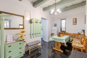 Nora Guest House 2BR & Garden - Happy Rentals
