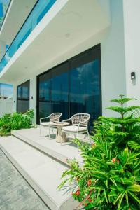 Luxury Hideaway Wi-Fi + Gym + Pool+ Hot Tub
