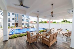 7 - Min Walk to Beach | Pool - KING Bed | Wi-Fi