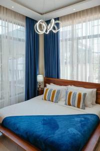 The Hidden Charm- Private Apt- Wi-Fi-Easy access to town