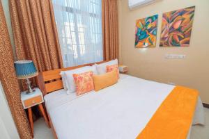 The Sunrise Apt |Balcony view | Wi- FI | Near town