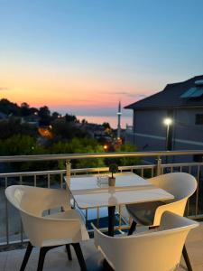 Shiroka Lakeview Rooms