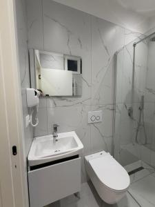 Shiroka Lakeview Rooms