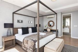 Luxury Apartment with Private Pool City Views