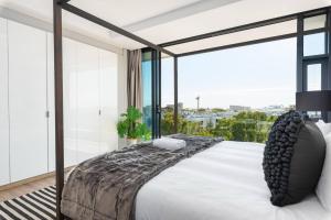 Luxury Apartment with Private Pool City Views