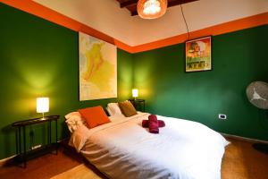 Apartment in Colonial House I Laureles I Quiet Street