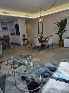 Inf11D - Modern City Flat Near Beach & Old Town