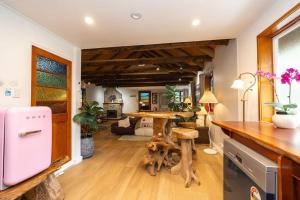 Montville Mountain Cottage - A Romantic Escape
