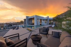 The Overlook by Fieldtrip - 7 Bd Modern Luxury with Infinity Pool Views