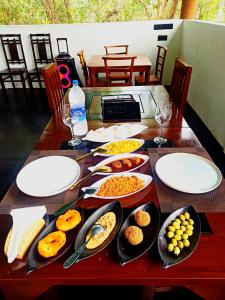 Dambulla Tiger Rock Hotel with Mountain Viewpoint