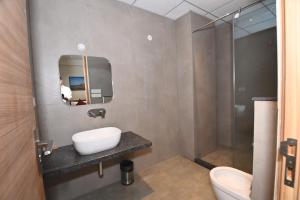 Hotel Layover Stay-3 Minutes From the Airport