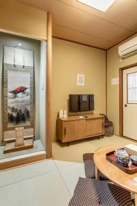 New! Direct access to Namba 茶宸宿 花園町駅まで徒歩圏内