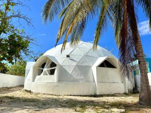 1 Street from the beach, Pool, Rooftop Bar & AC