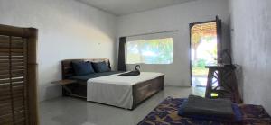 East Lombok Dive Hotel - Rooms on the beach with seaview