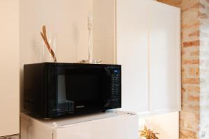 Efficient Fully Equipped Central Studio