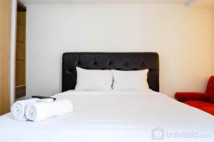 Nice and Strategic Studio at Bassura City Apartment By Travelio